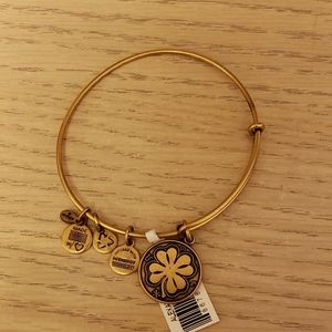Alex and Ani +Energy Four Leaf Clover bangle